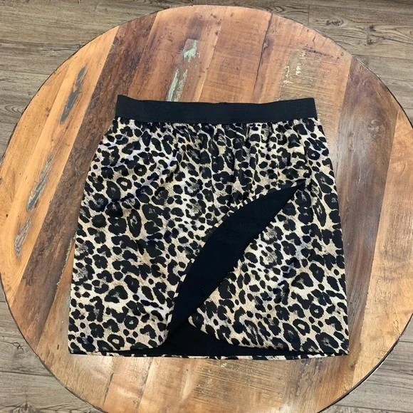 🌱HP! Cheetah Print Vince Camuto Skirt w/ Stretchy Waist LG